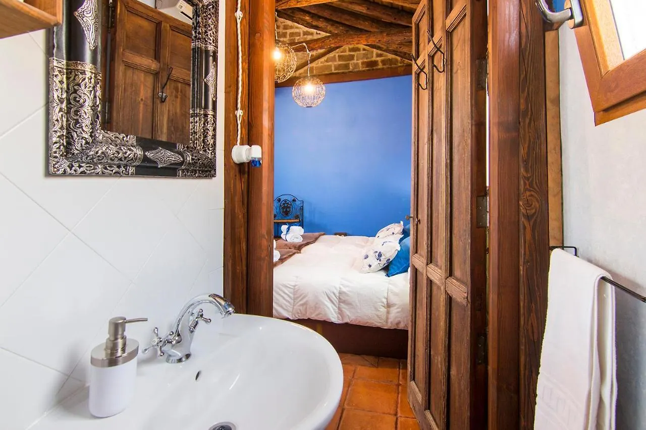La Buhardilla De Mesones ,Vicent Suite Granada