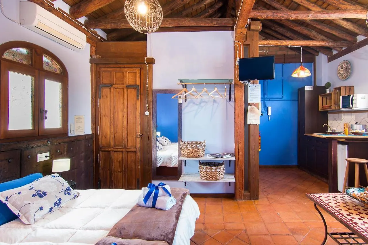 La Buhardilla De Mesones ,Vicent Suite Granada Apartment