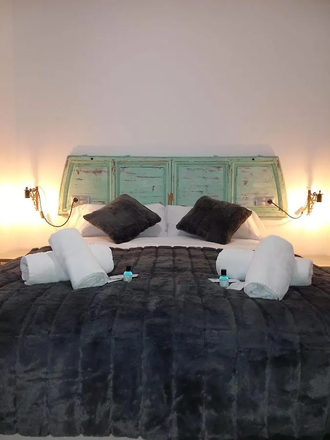 La Buhardilla De Mesones ,Vicent Suite Granada Apartment