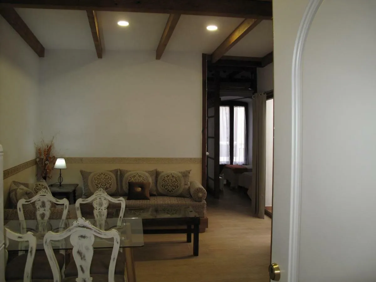 La Buhardilla De Mesones ,Vicent Suite Granada Apartment